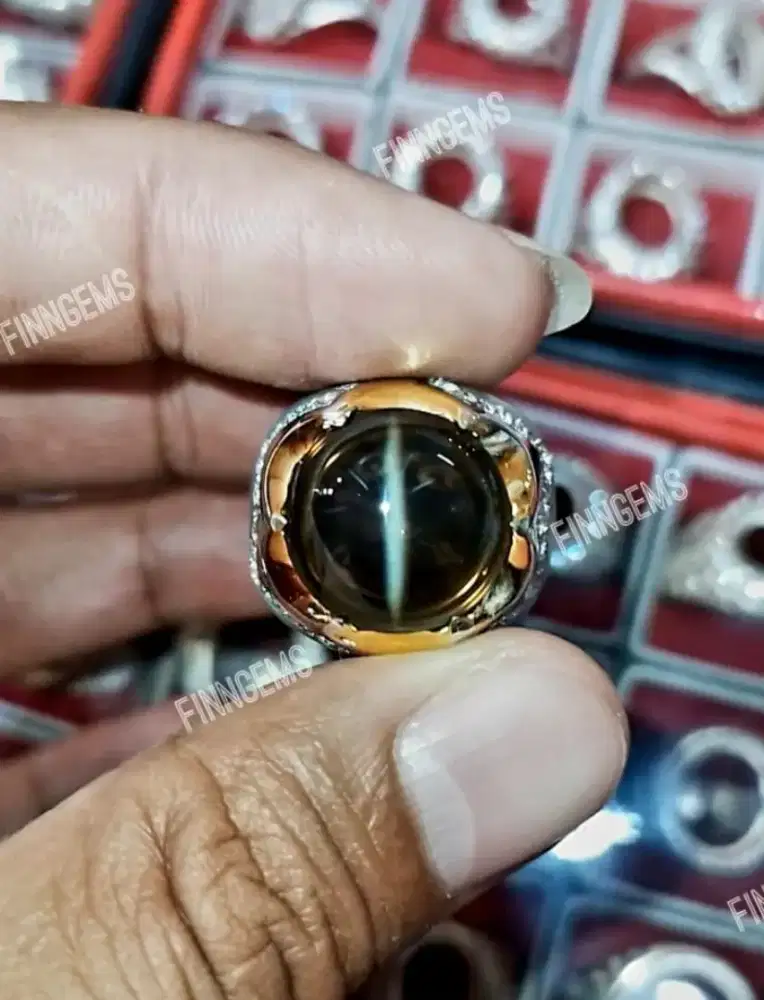 Natural Quartz Cat Eye Top Quality