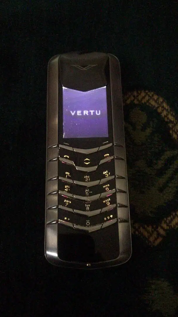 Vertu signature M