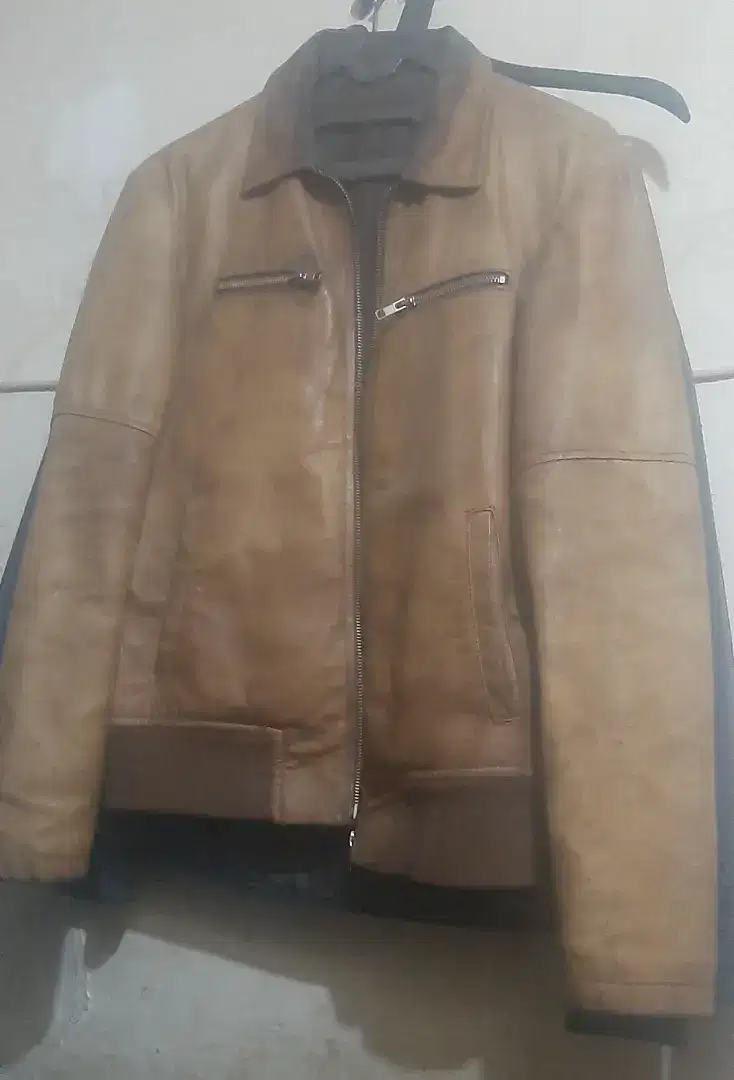 Dijual jaket kulit sapi ori size S+ mulus no minus