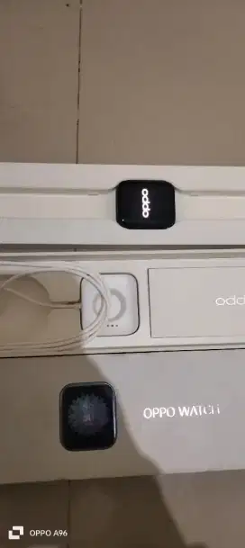 Oppo watch 46 mm minus di layar kelamaan ga di pake hanya  stock logo