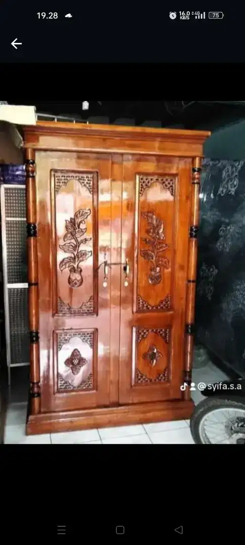 Lemari jati 2 pintu ukir