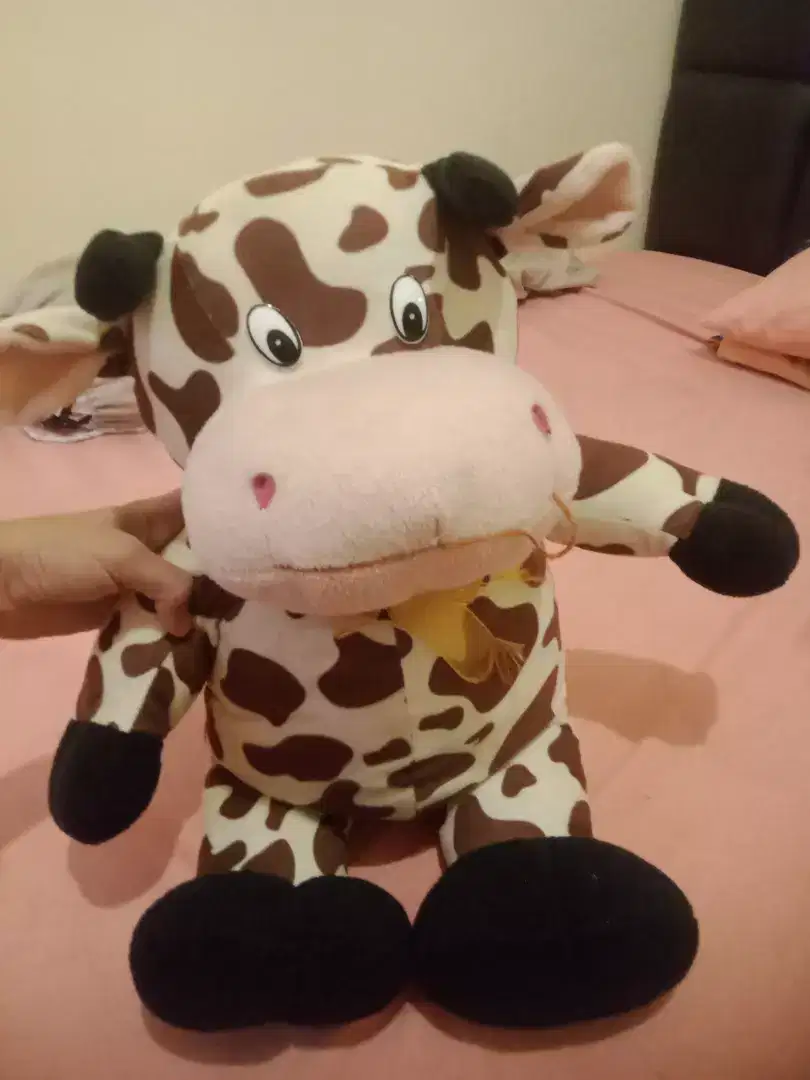 Boneka sapi lucu