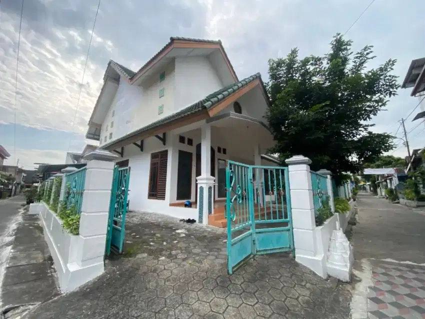 Dijual BU. Rumah teduh dan apik di kota Yogya. Fully furnished.