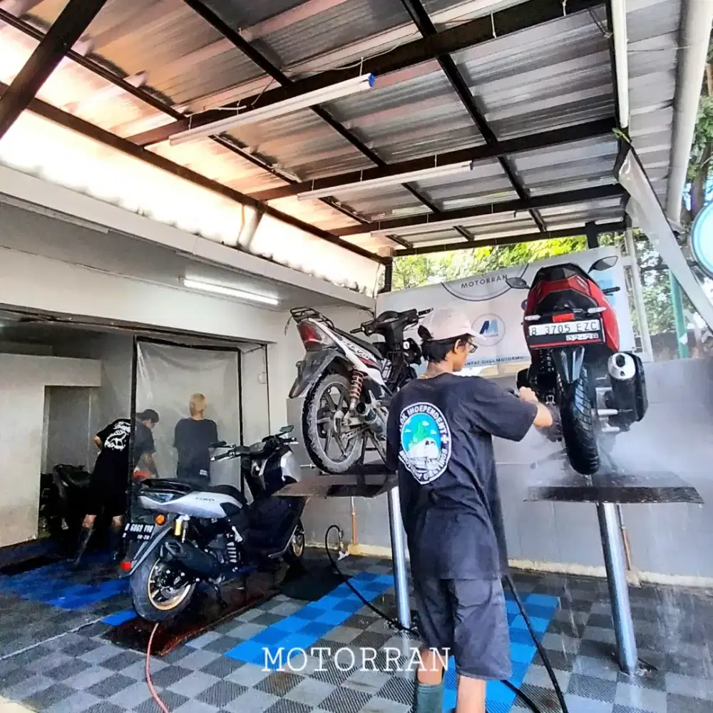 Crew Cuci Motor Premium