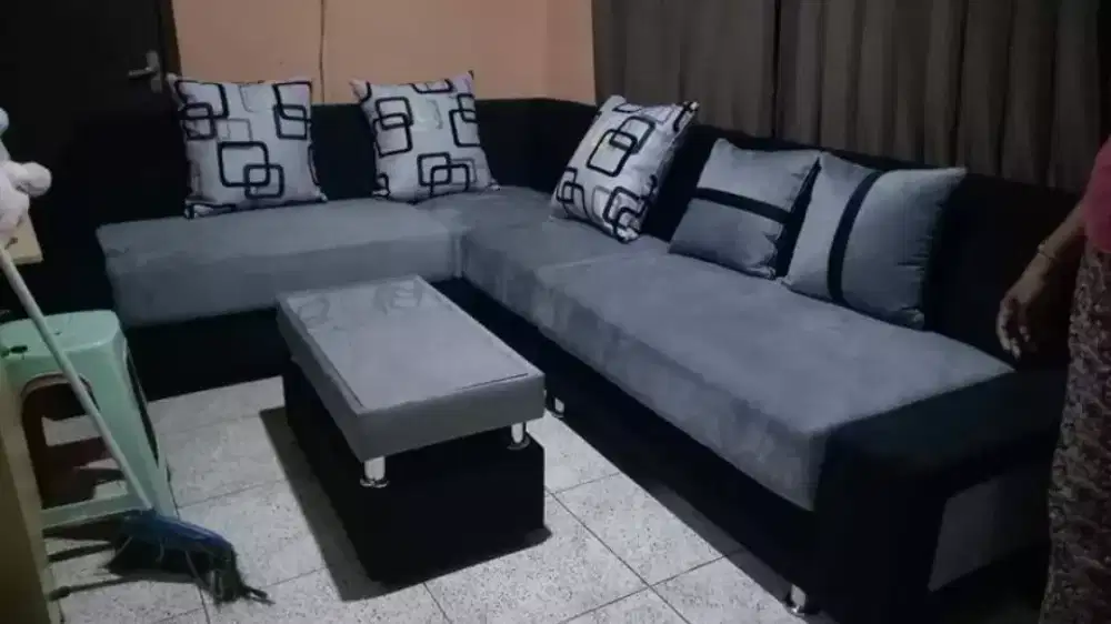 Sofa L sudut+meja kecil (Maulida sofa)