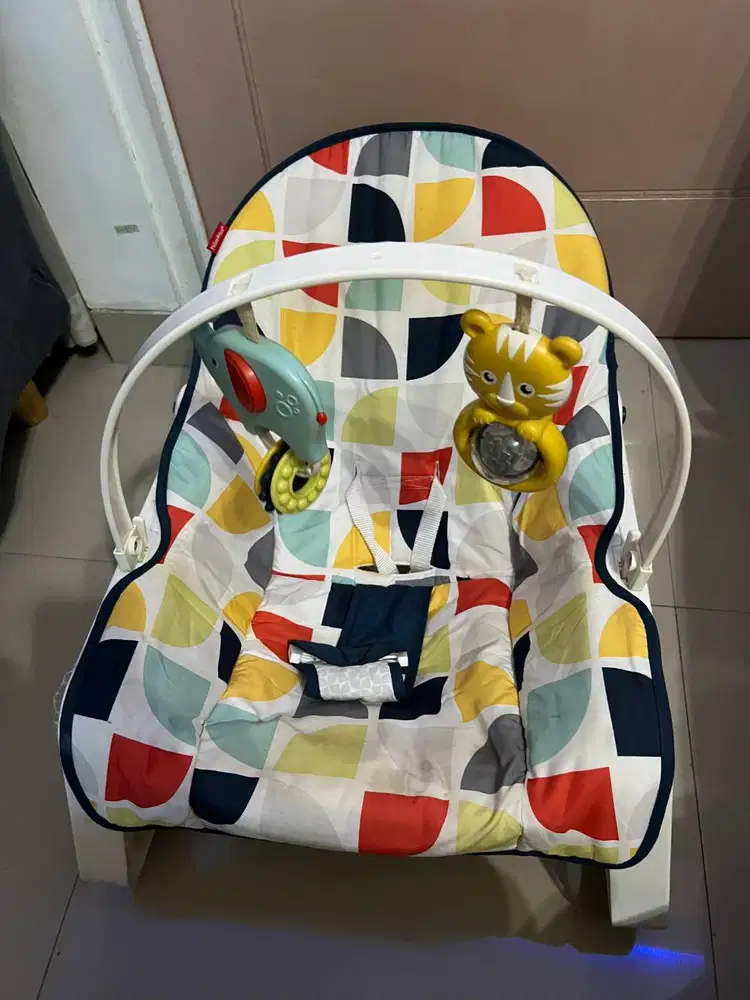 Preloved Bekas Fisher Price Infant To Toddler Rocker - Bouncher