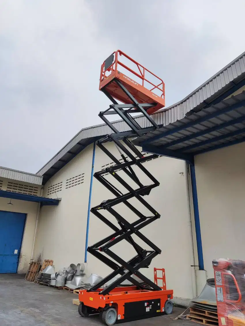 Scissor Lift / Tangga Electric