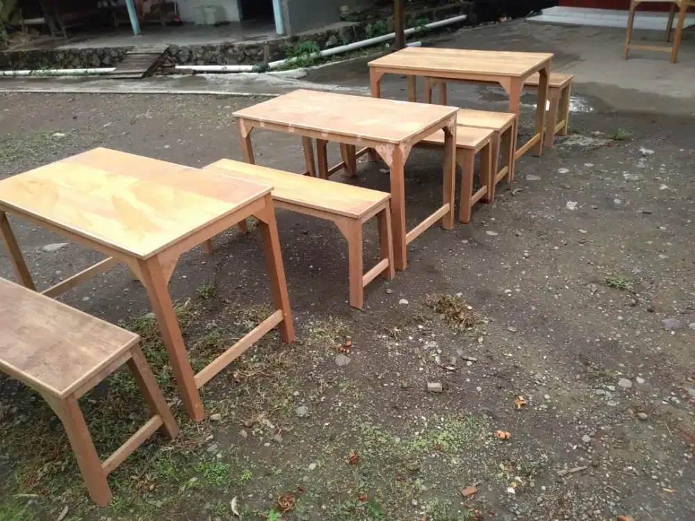 Set meja dan 2 kursi panjang cocok utk cafe