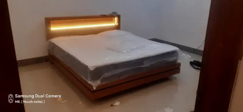 Dipan floating / Tempat Tidur