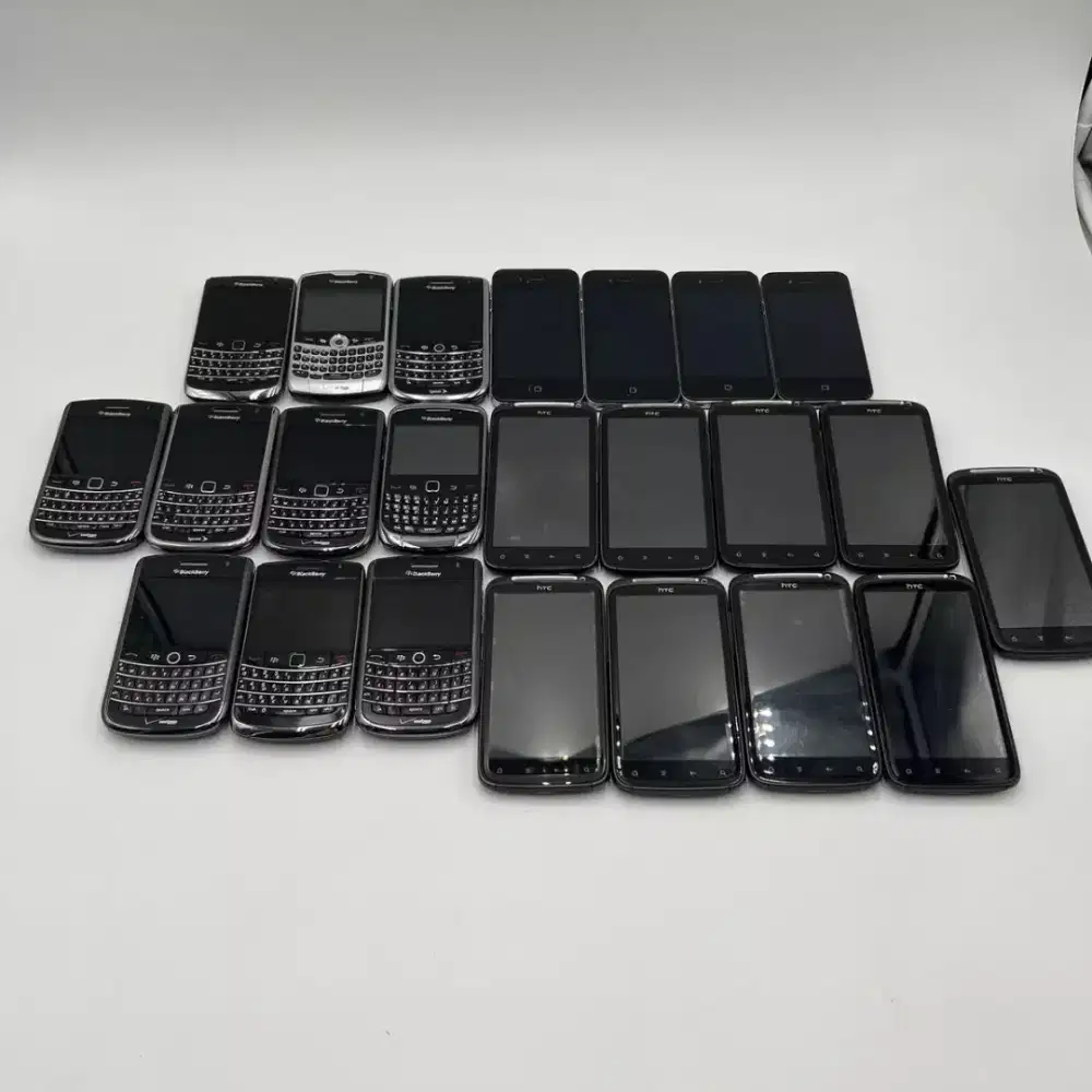 One set hp jadul motorola, nokia, blackberry, iPhone,