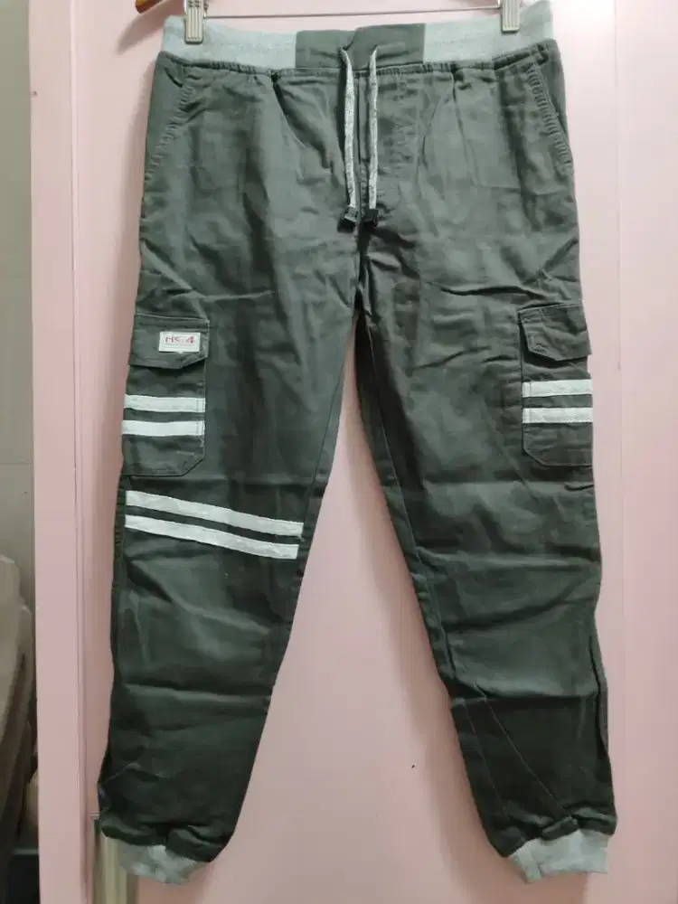 Celana kargo dewasa ukuran M dan L warna army