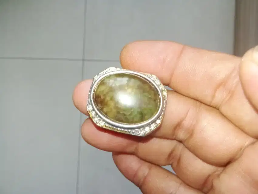 Cincin Batu Pecah Seribu Kembang