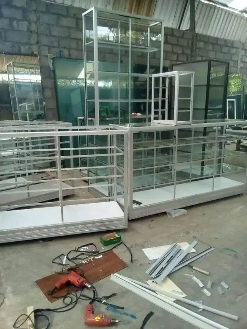 Etalase Toko Kelontong