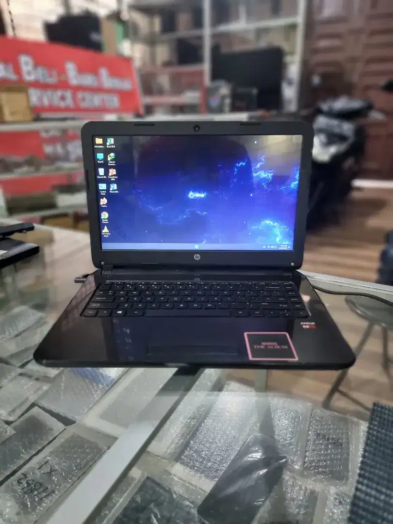 laptop HP Amd A8. ram 8Gb. ssd 128gb + 1000Gb. Vga ati 14 batre new