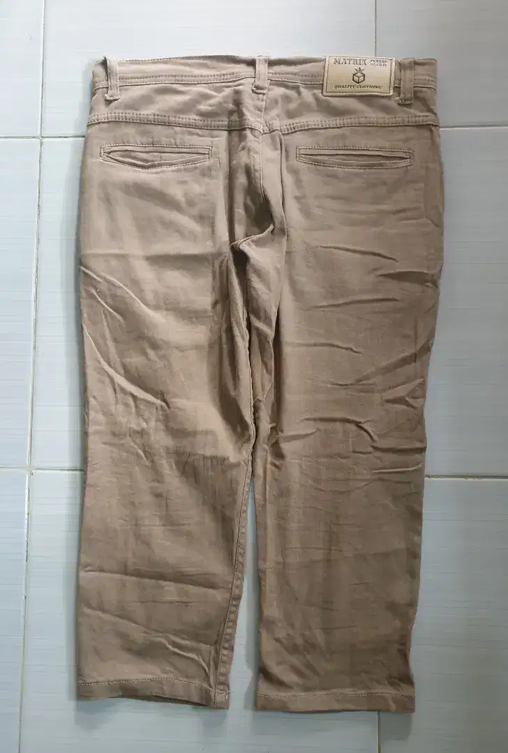Celana chinos.panjang warna cream