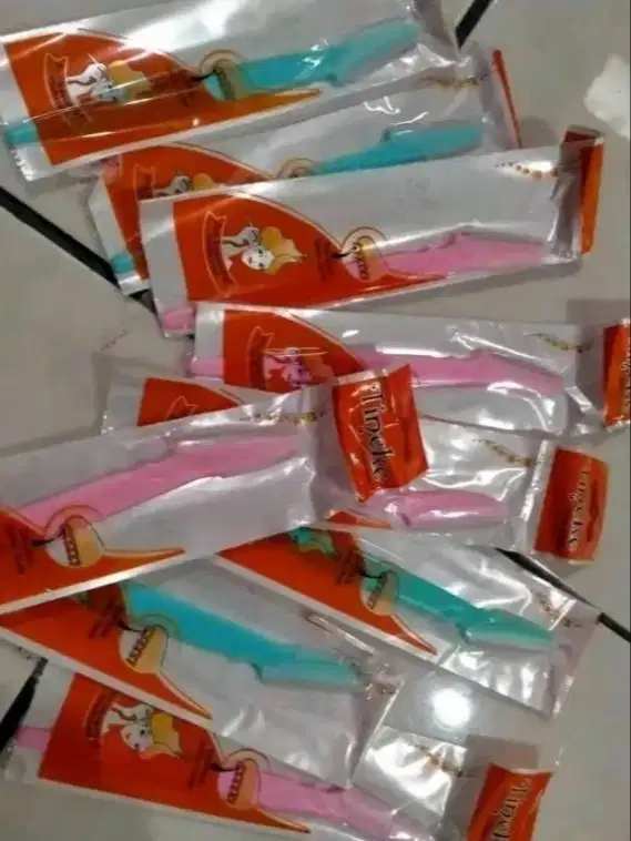 Pisau cukur alis