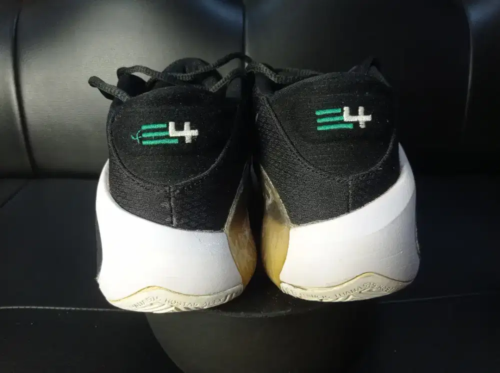 NIKE ZOOM FREAK1 CHARLES & VERONICA