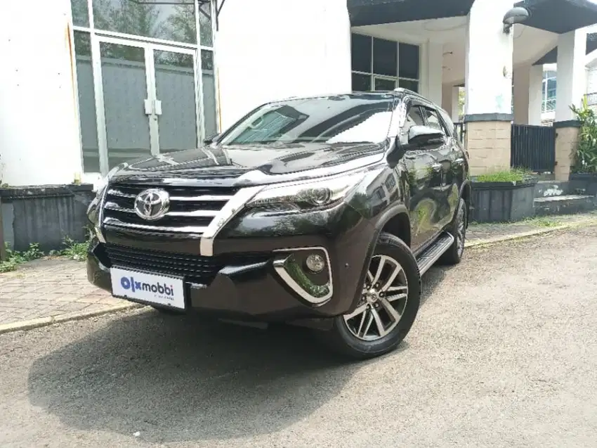 like new - TOYOTA FORTUNER 2.4 4X2 VRZ SOLAR A/T 2019 HITAM