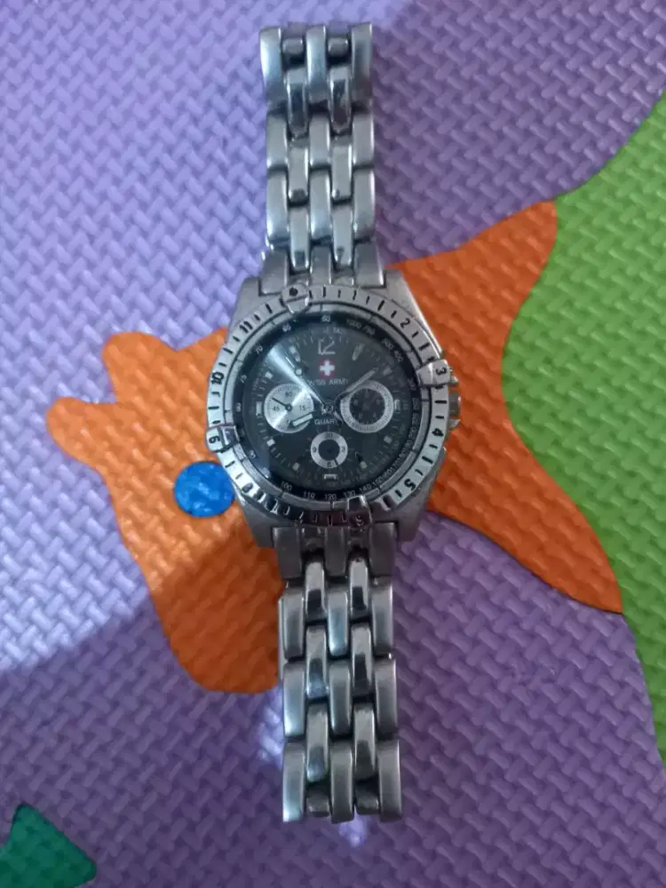 Di  jual  jam  tangan impor dari  bkk.  Bahan  stainless.