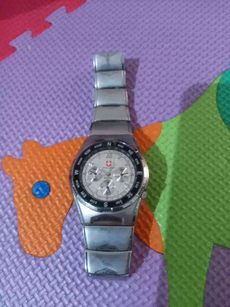 Di  jual  jam  tangan impor dari  bkk.  Bahan  stainless.