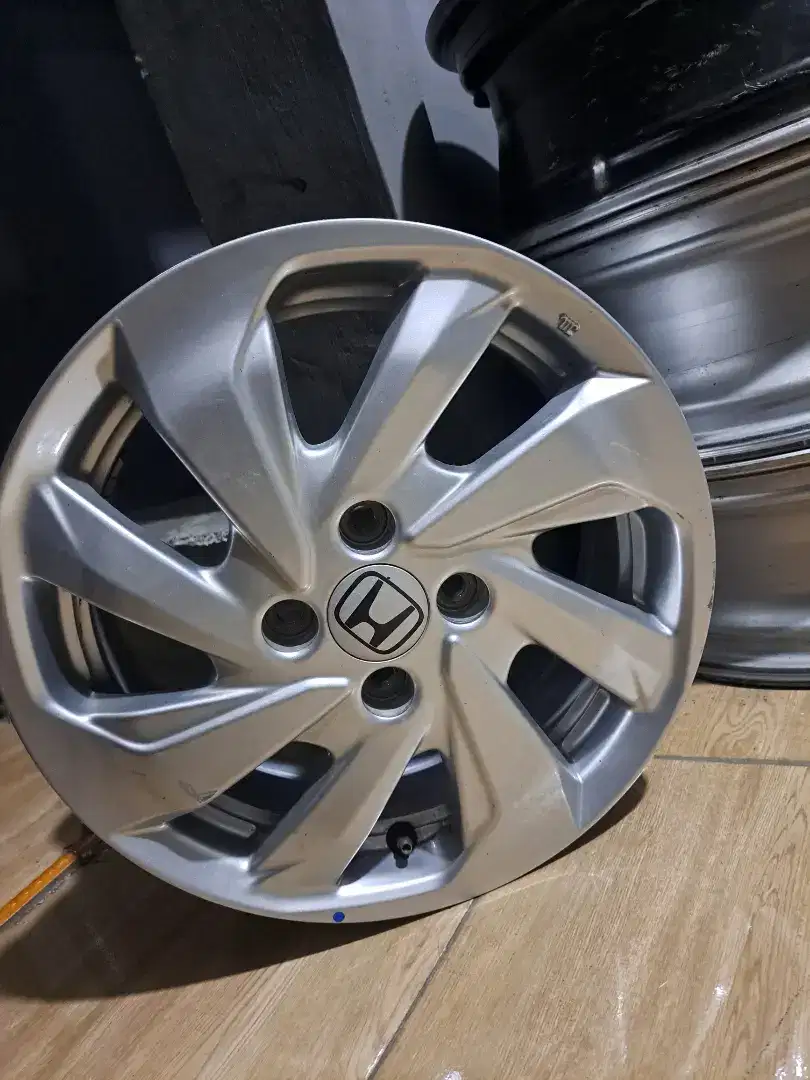 Velg oem honda mobilio tipeE R15