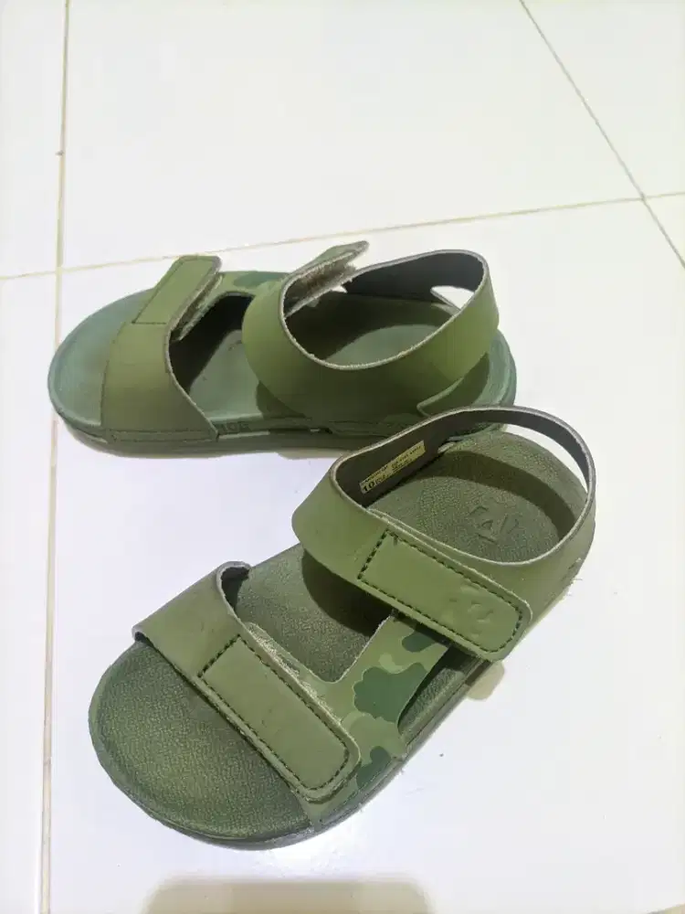 Sepatu sandal Toezone Canggu Hijau Army size 10
