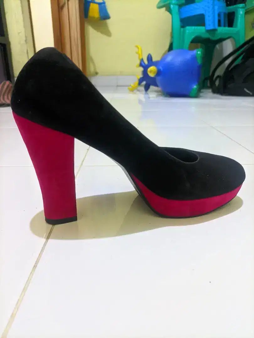 Sepatu high heels 10cm Eblouir size 40