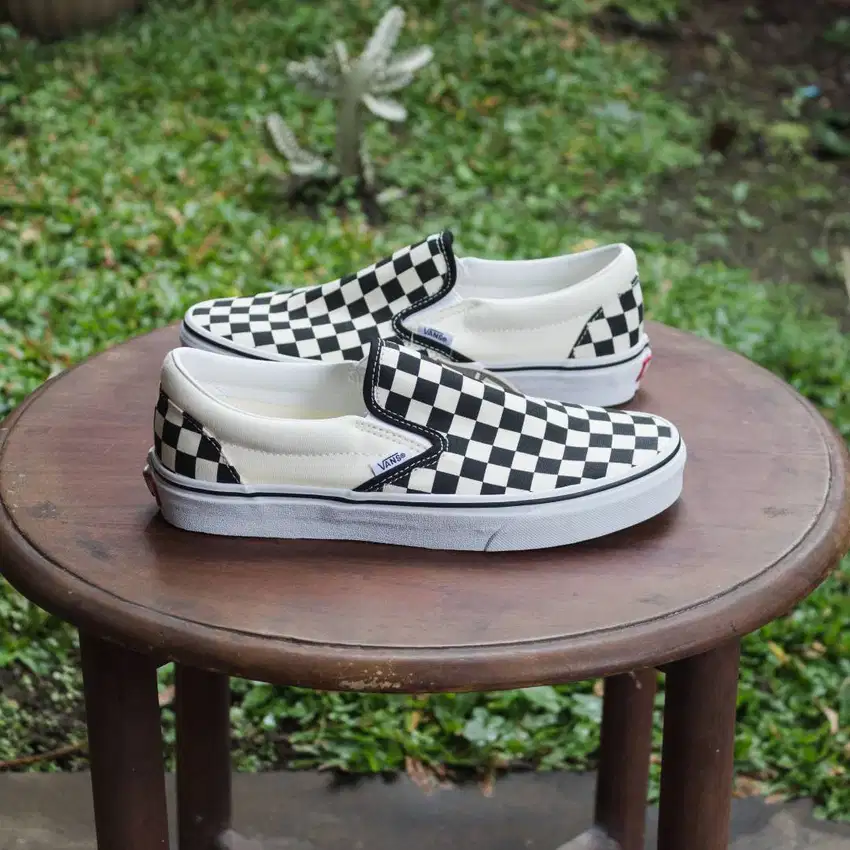 Sneakers Wanita Vans Slip On Checkerboard Black White Original Resmi