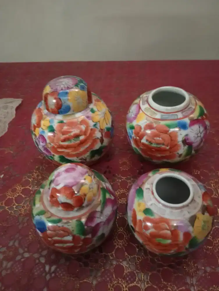 4 Guci Kecil Antik Lawas