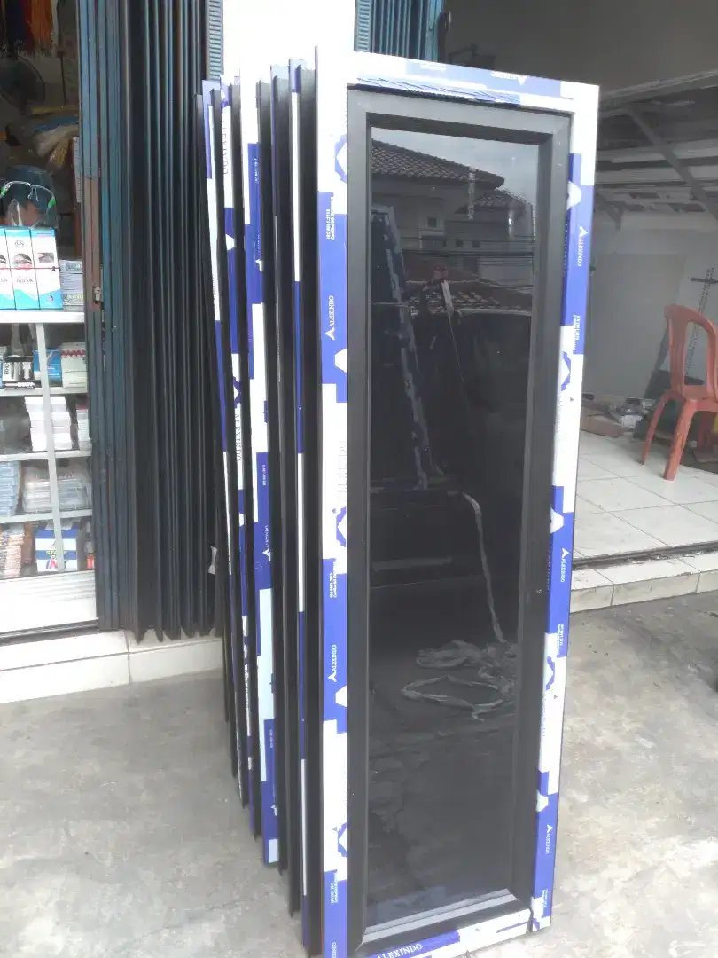 Jendela aluminium alexindo uk 200cm x 60cm hrg 1.250.000/pcs trpsg COD