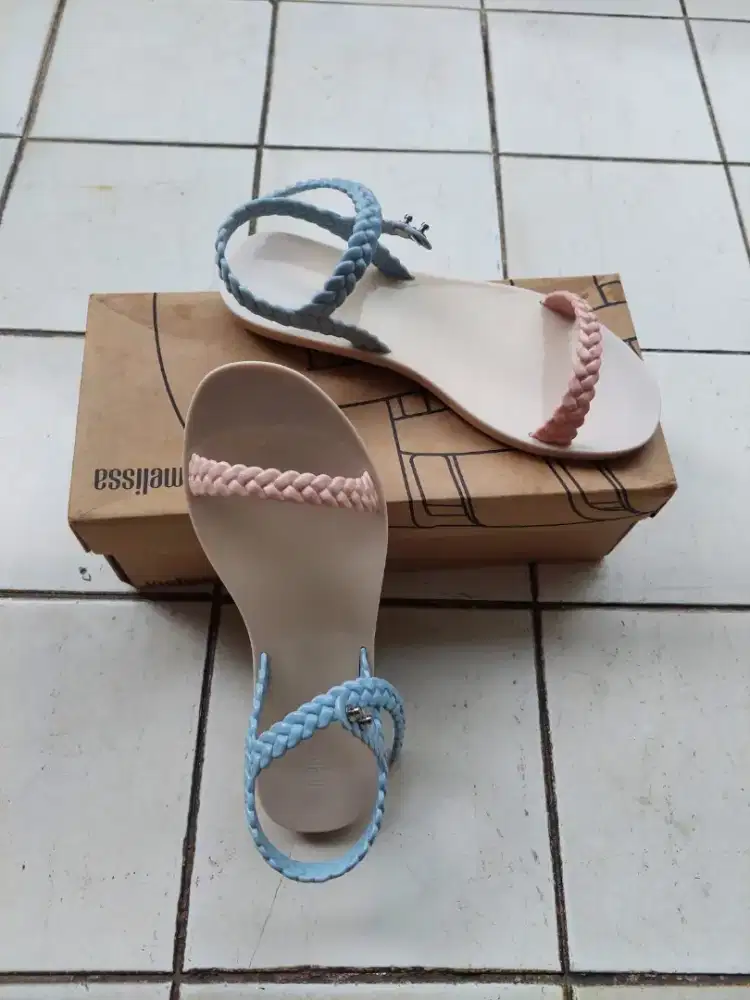 Sendal sepatu wanita Melissa Wrap Sandal Ad beige/pink/blue original
