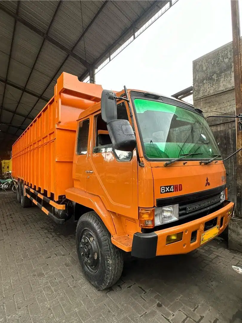 MITSUBISHI FUSO 6x4HD 2011 BAK BESI BARU 9,6Meter BAN BARU KAWAT