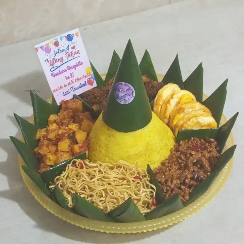 Tumpeng 5 porsi murah & lezat Nasi Kuning