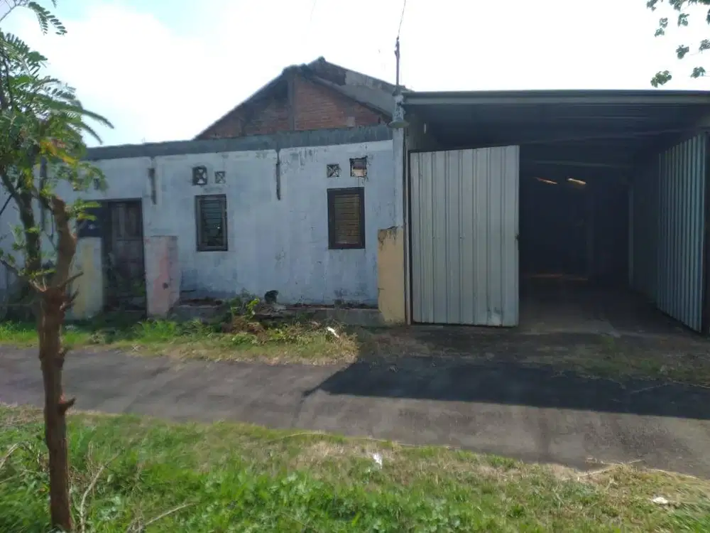 Dijual bangunan gudang di lokasi strategis di Jepara