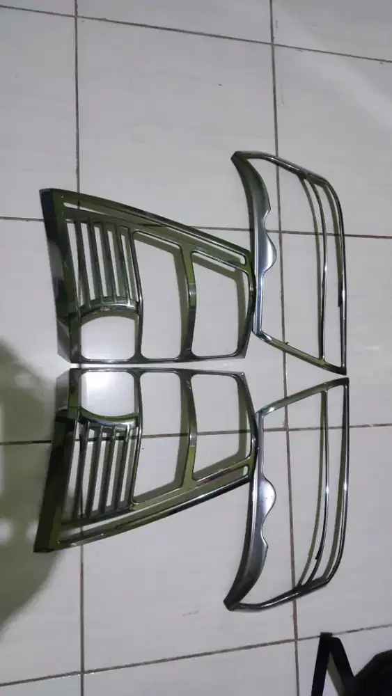 Garnish lampu depan belakang grand vitara 2007