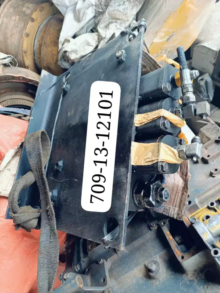709-13  Kontrol control Valve 3 spool loader Komatsu WA450-3 / WA470-3