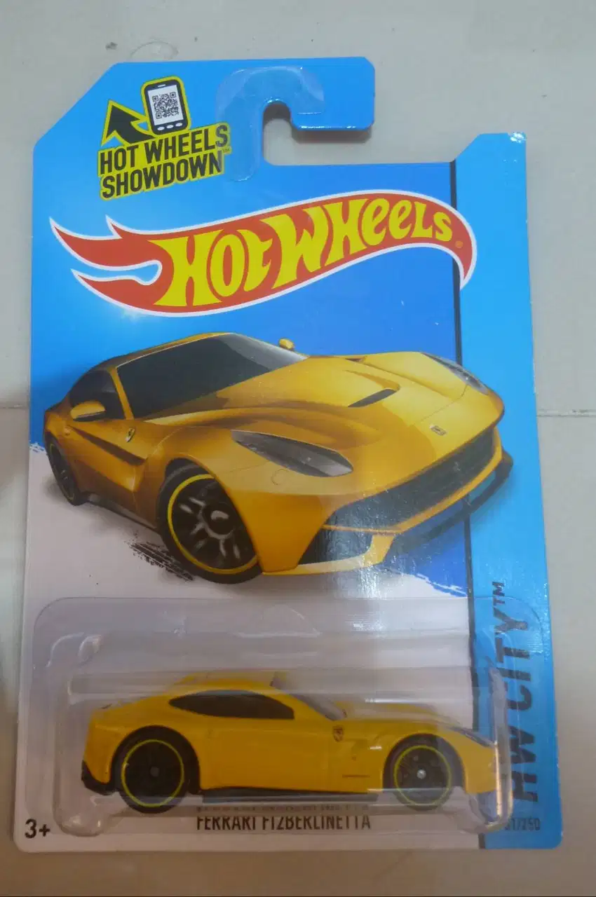 Hotwheels langka Ferrari F12 Berlinetta