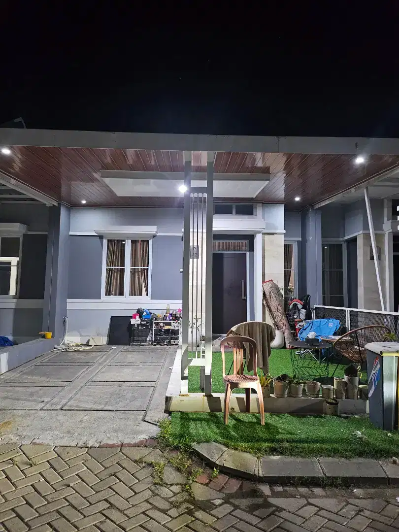 Dijual santai rumah second