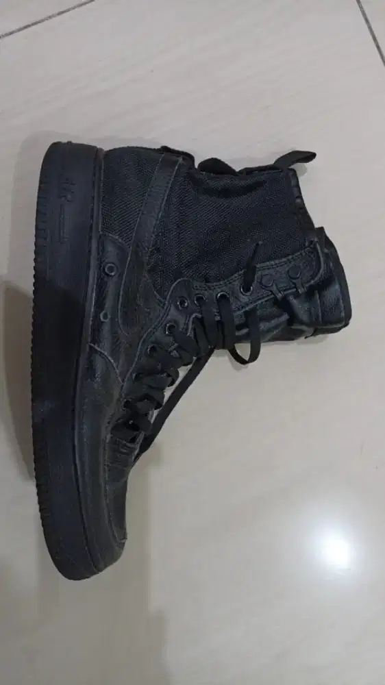 Koleksi pribadi Nike size 44 bahan kulit 70% ,kanvas 30%