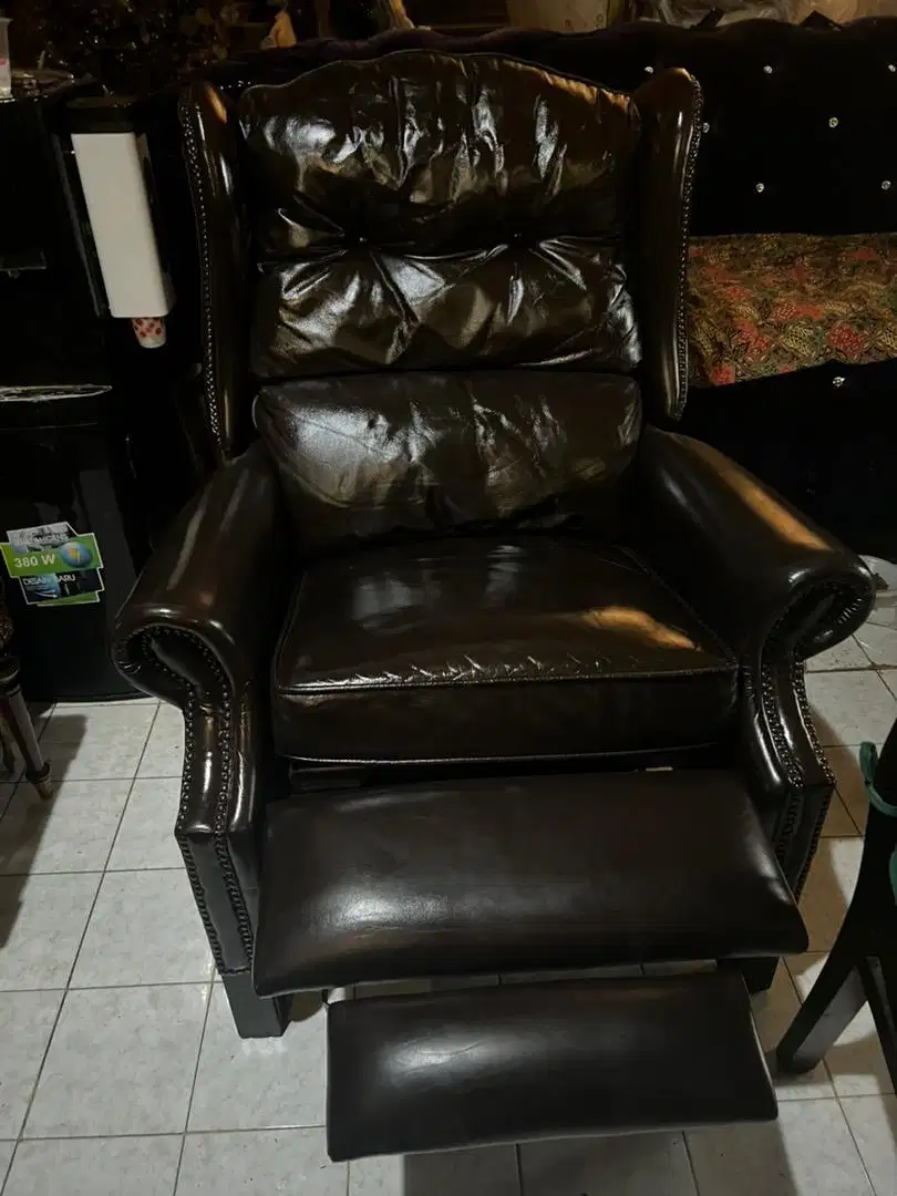 sofa reclening chesterfield
