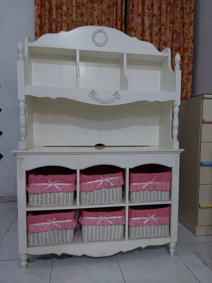 Lemari Kayu Putih (Etalase) American Style (Bekas)