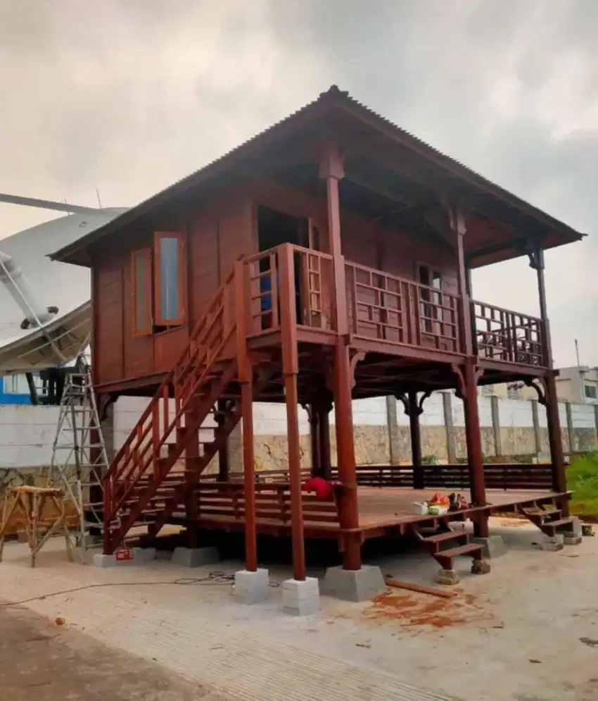 gazebo tingkat tertutup