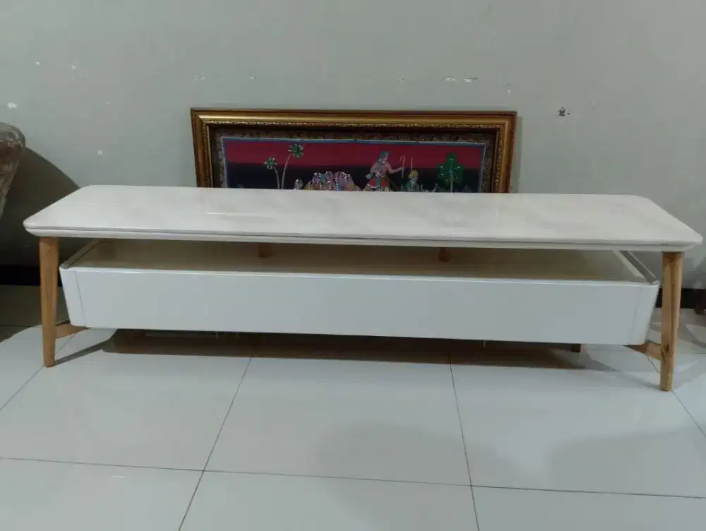 Meja tv panjang