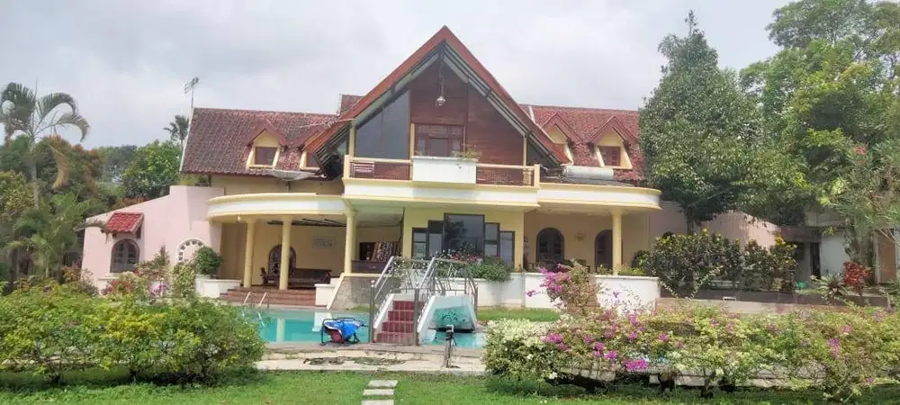 Dijual Villa Lokasi Strategis Batu Malang