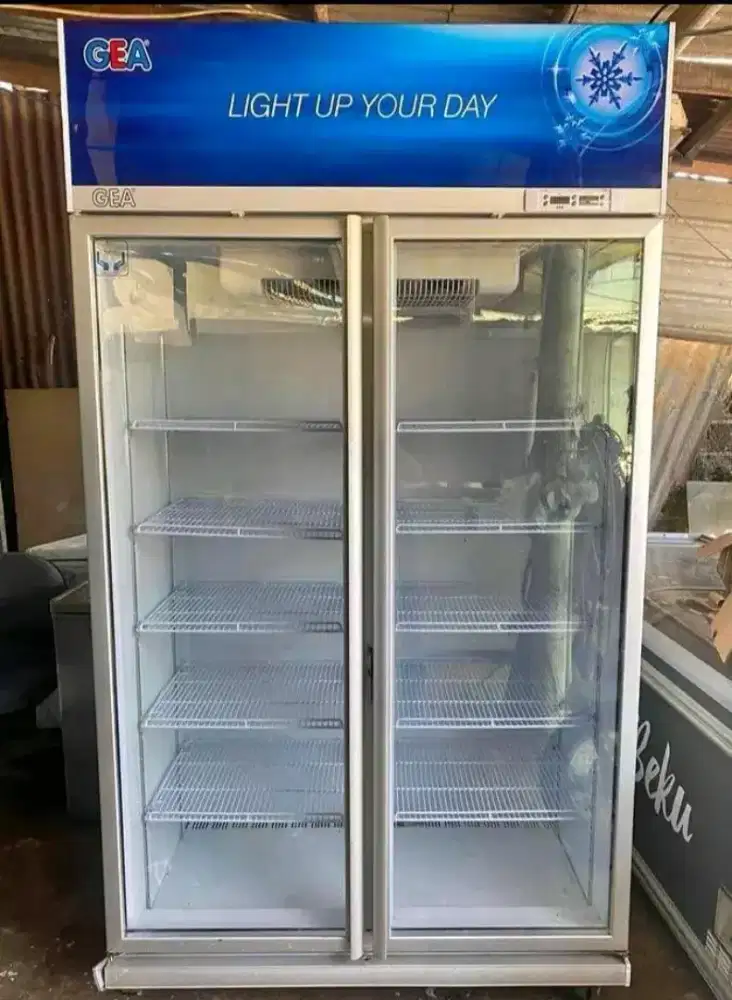 Showcase 2pintu GEA Ligh up