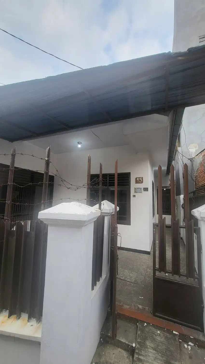DIJUAL RUMAH STRATEGIS DEKAT STASIUN KERETA JATINEGARA
