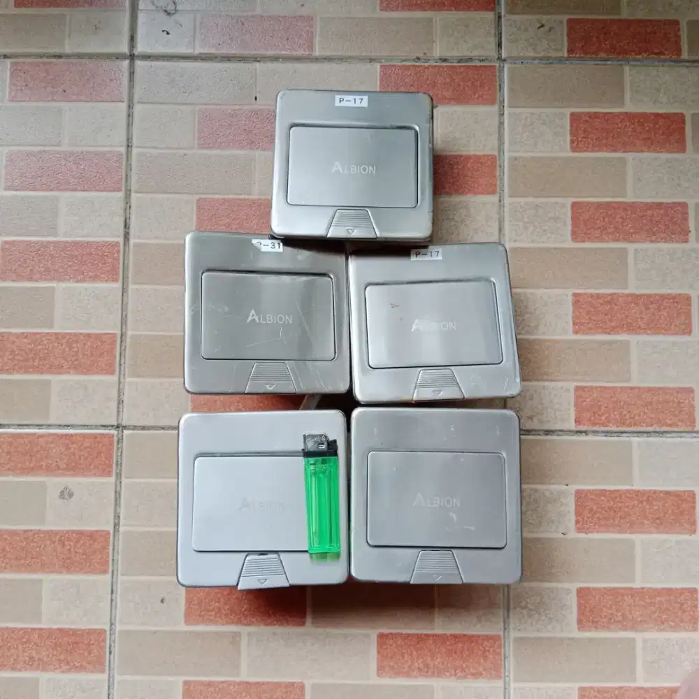 Borongan 5 bh. Stop kontak merk albion