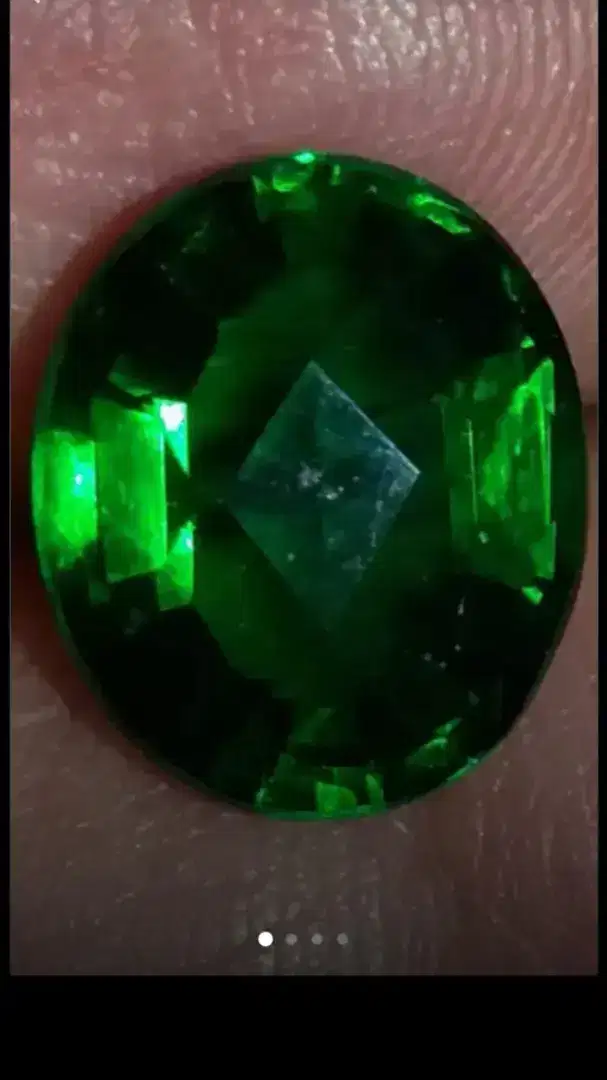 Jual Batu LooseStone Dark Green Tsavorite Garnet Cutting