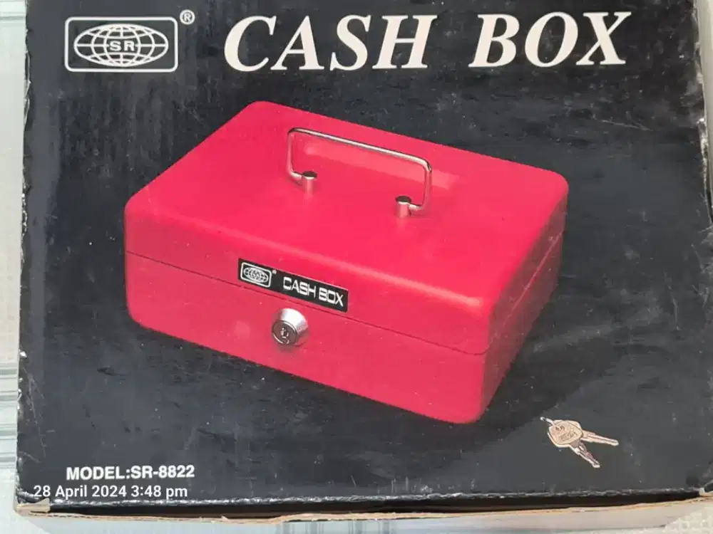 Cash Box Warna Putih