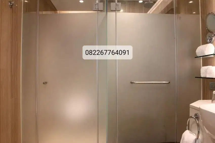 Pintu kaca alumunium